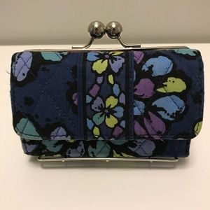✨ SALE ✨ Vera Bradley Kisslock Wallet